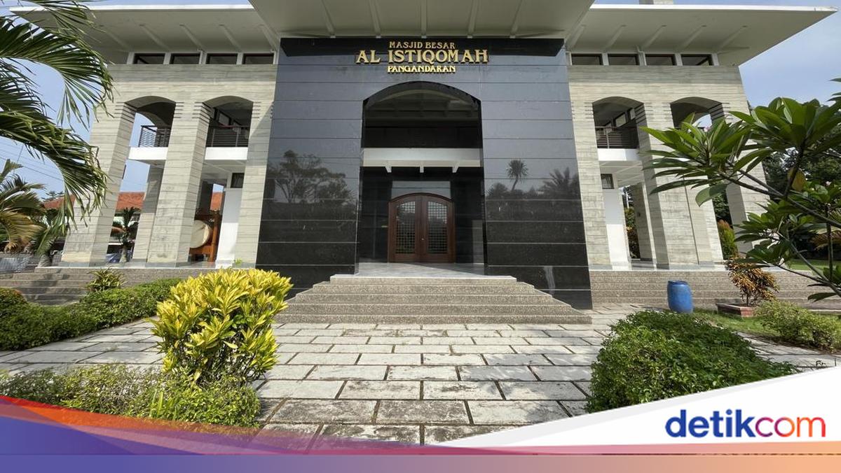 Masjid Al Istiqomah: Tempat Ibadah yang Menyatu dengan Kehidupan Warga Cilacap